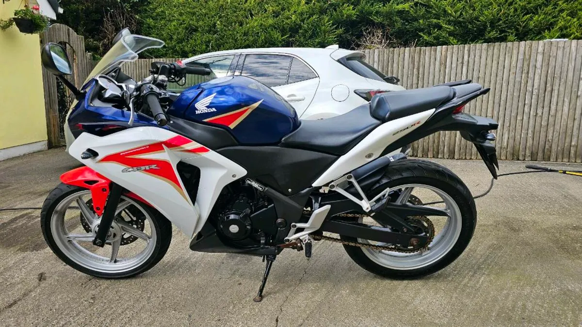 Honda CBR250R - Image 2