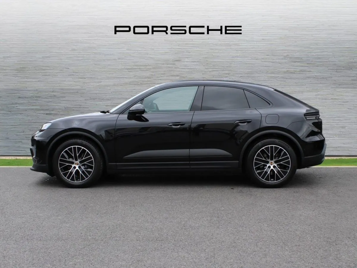 Porsche Macan 4 Electric - Image 3