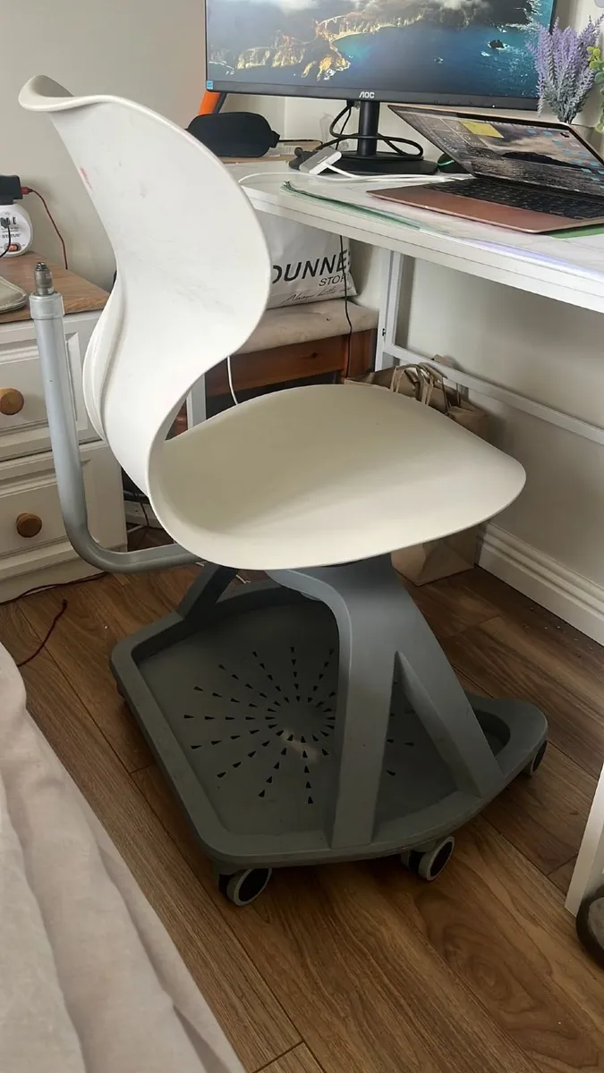 Study Chairs - Image 2