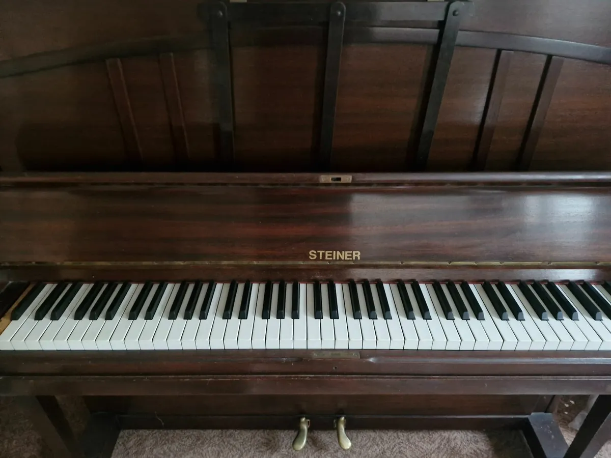piano - Image 1