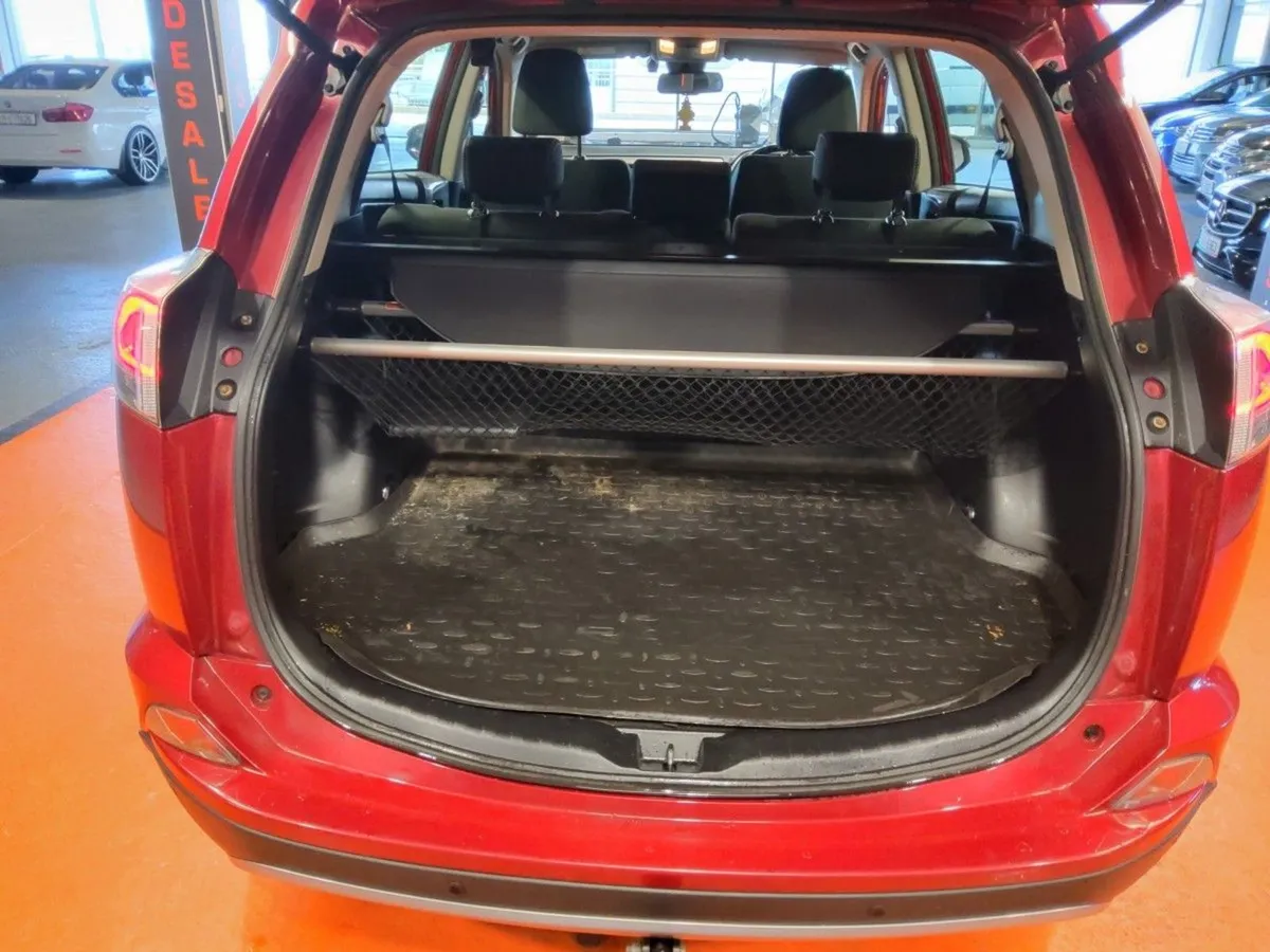 Toyota Rav4 2.0 D-4d (143) 2WD Luna Sport - Image 4