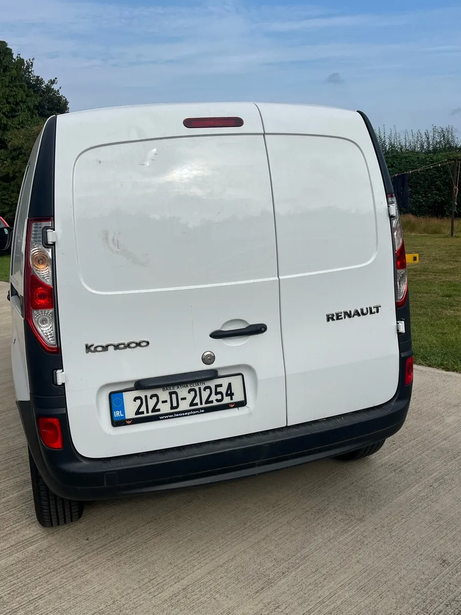 Renault kangoo 2021 6speed - Image 4