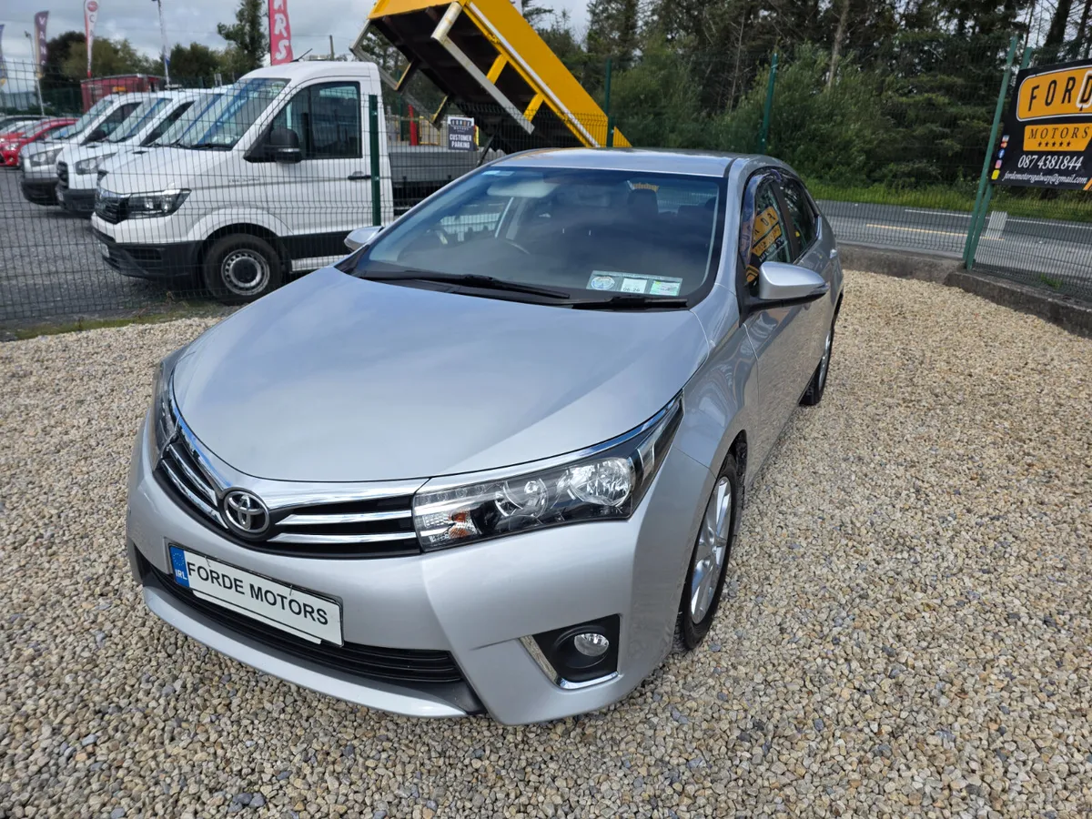 Toyota Corolla 2017 - Image 2