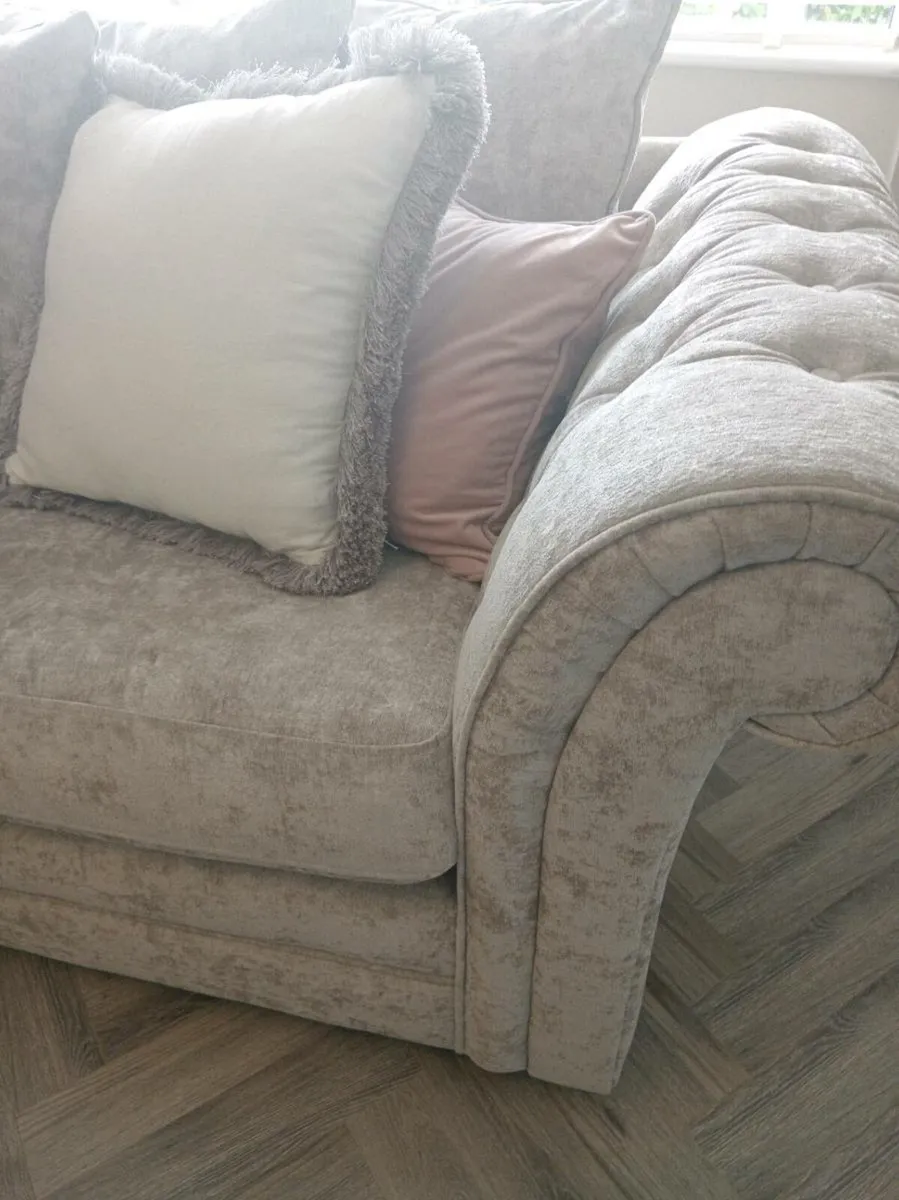 Sofa / Couch - Image 4