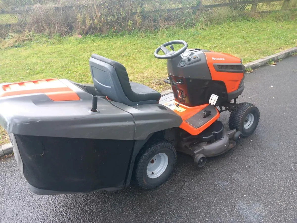 Ride on lawnmower - Image 3