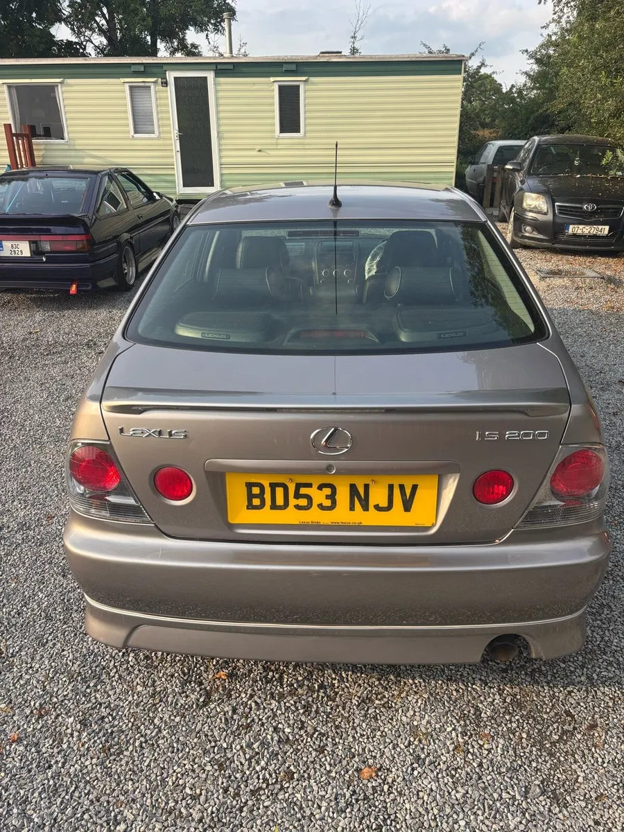 Lexus is200 - Image 2