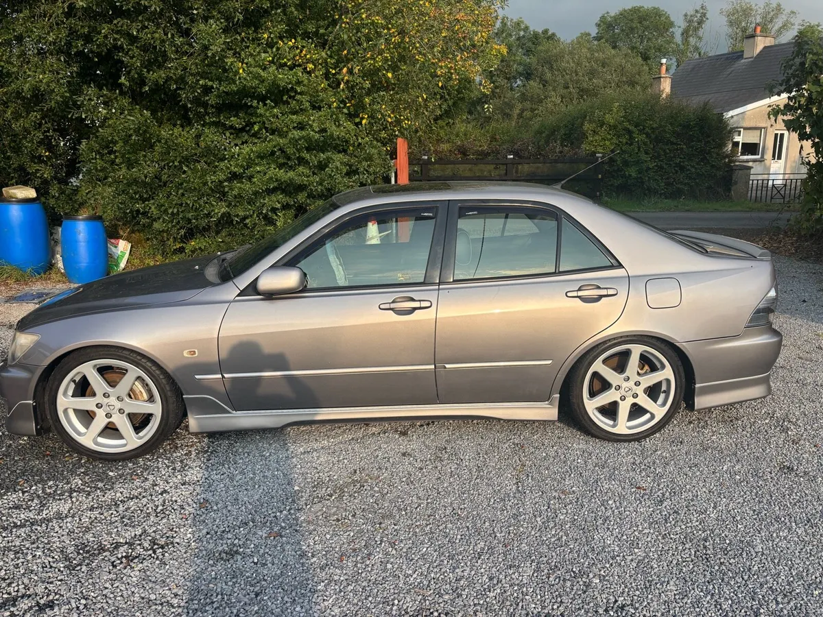Lexus is200 - Image 3