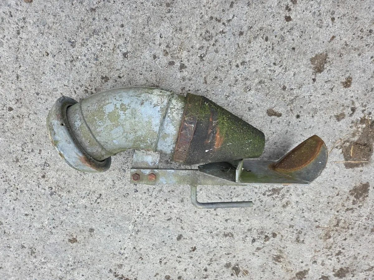 Calf /sheep feeder and hydraulic box - Image 2