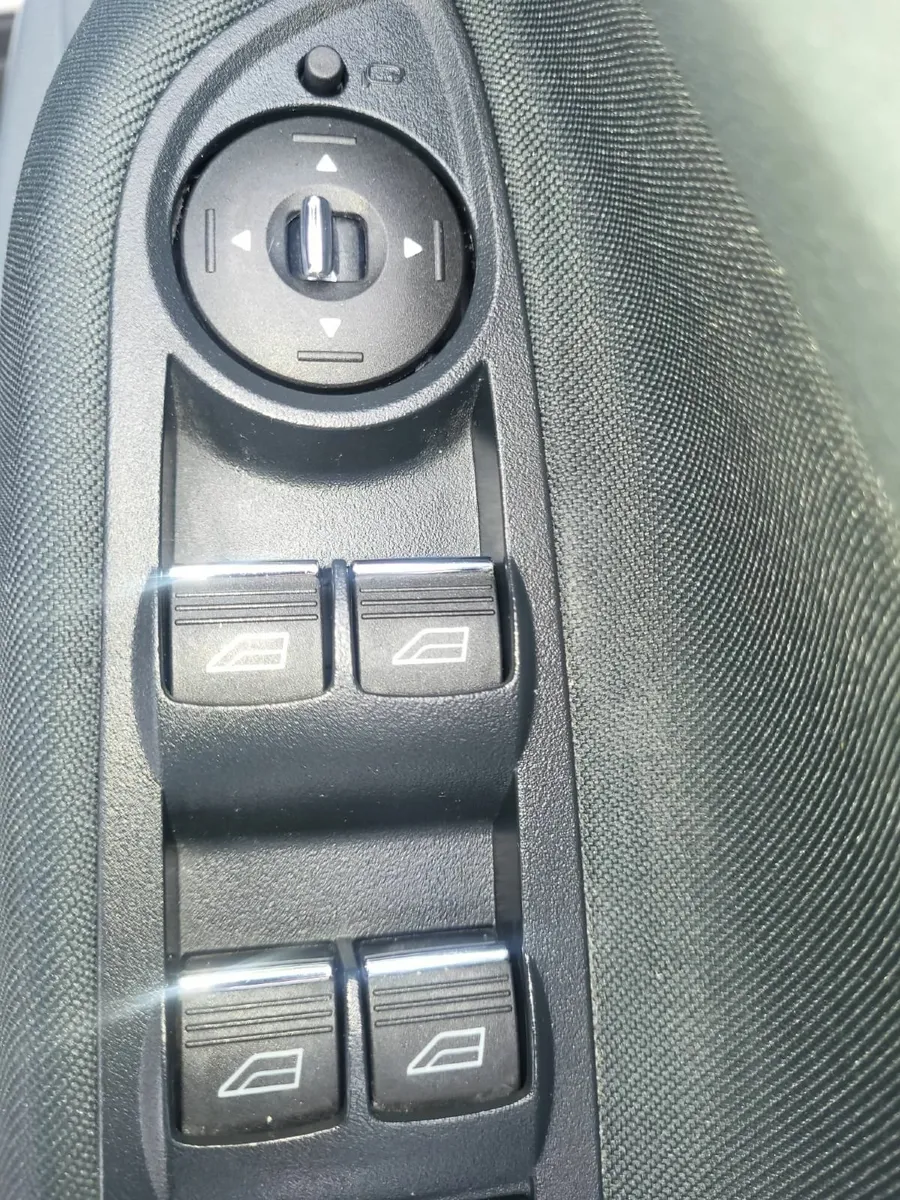 Ford C-Max 2014 - Image 2