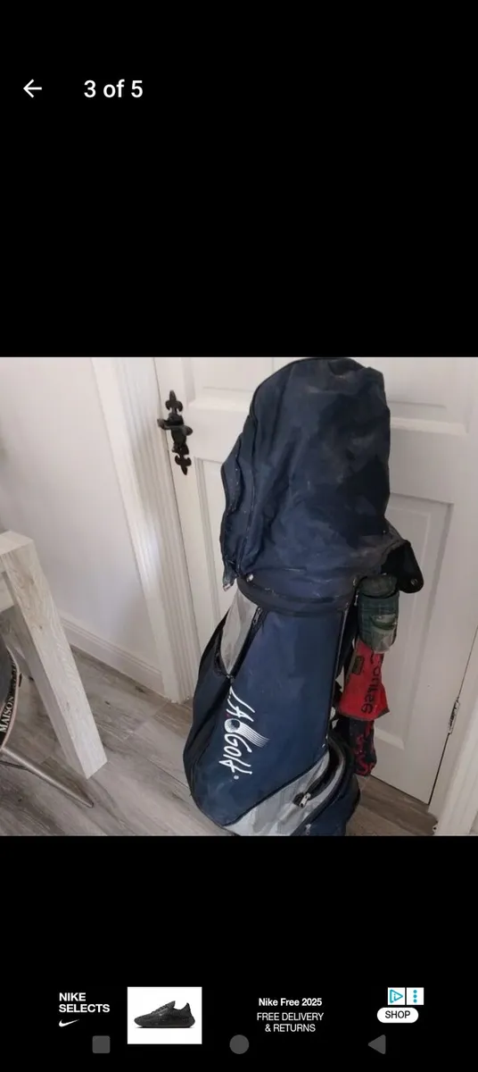 Golf bag, with some gold clubs - Image 2