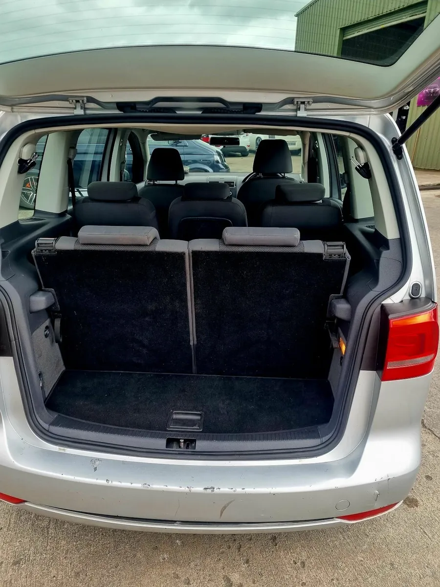 Volkswagen Touran 2011 - Image 3