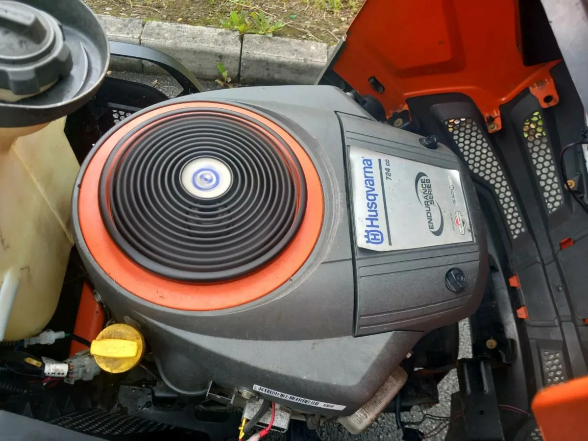 Husqvarna 24hp ride on lawnmower - Image 1