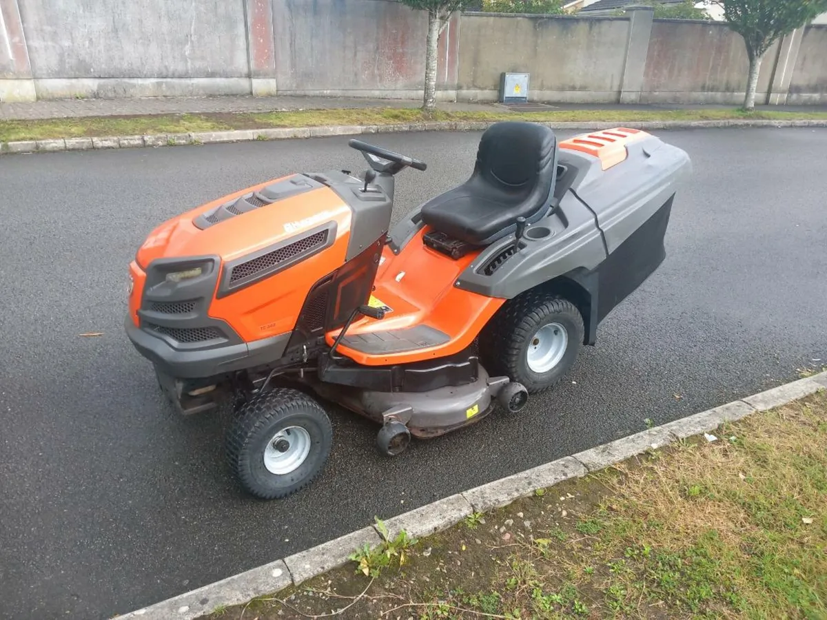 Husqvarna 24hp ride on lawnmower - Image 3