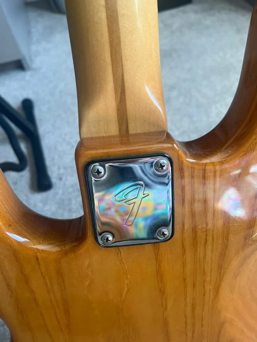 1980 Fender Precision Bass natural body - Image 3