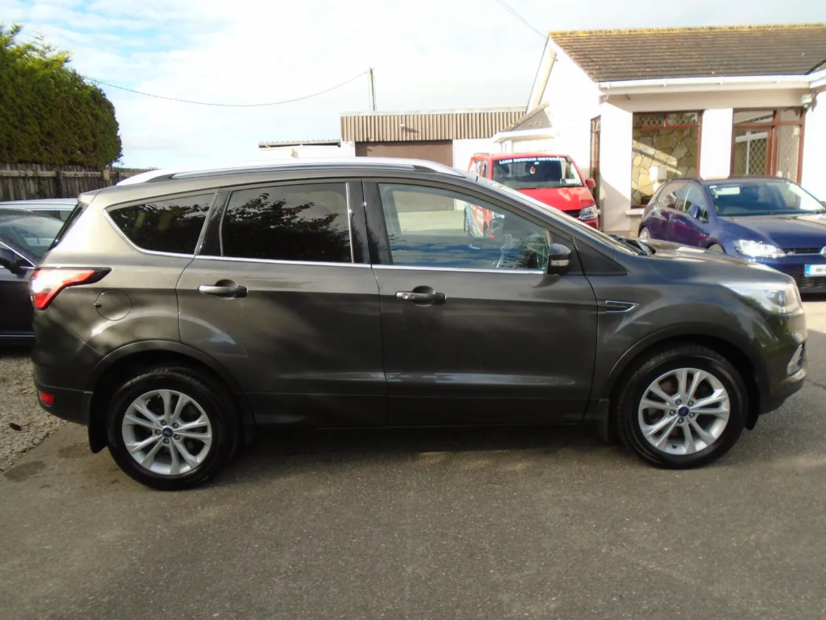 Ford Kuga 2018,titanium,camera,5 seats,fogs - Image 2