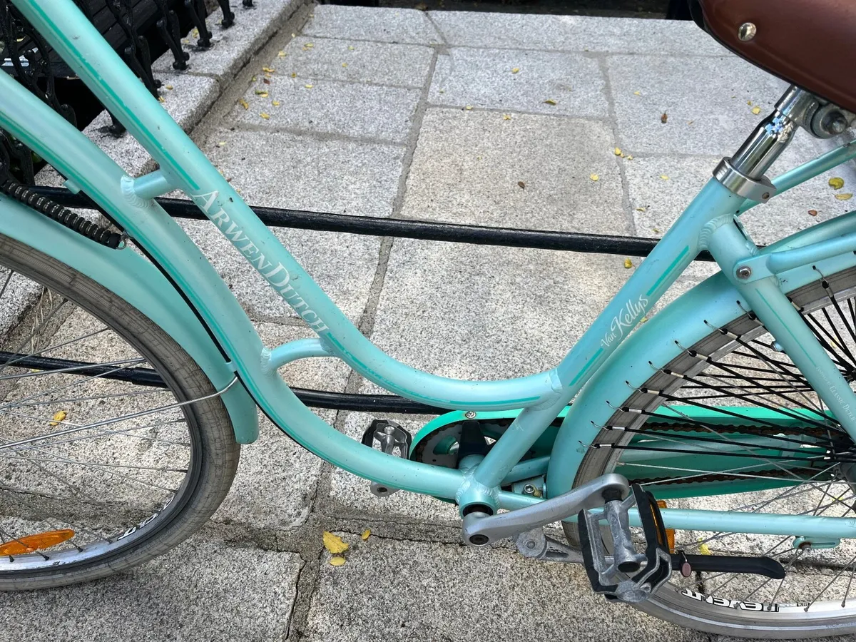 Turquoise Kellys Arwen Dutch-Style City Bicycle - Image 3