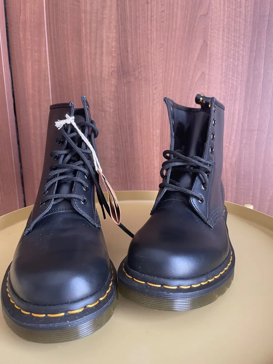 New Doc Marten ladies boots size 7. - Image 4