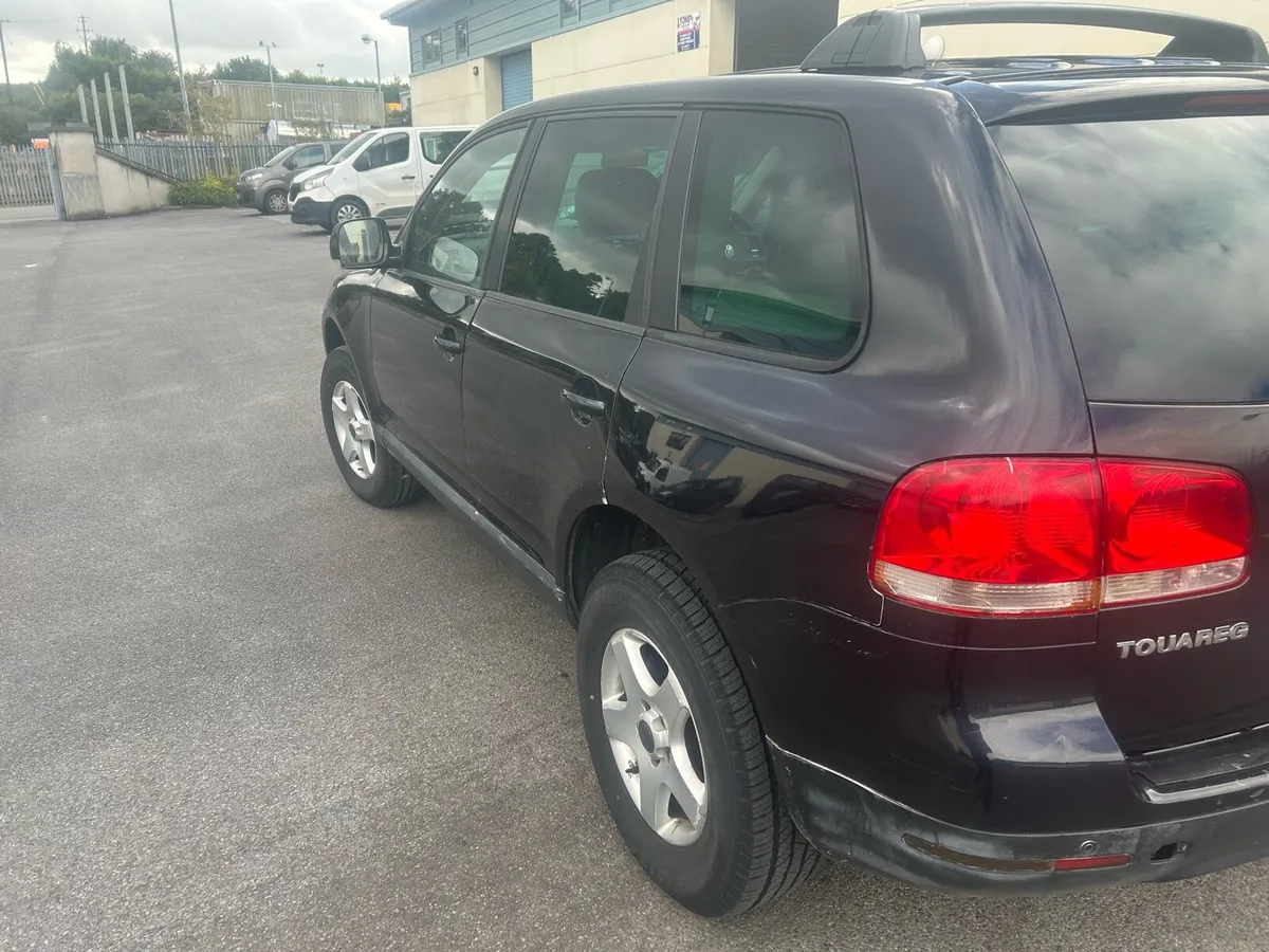 VW Touareg Crew Cab - Image 2