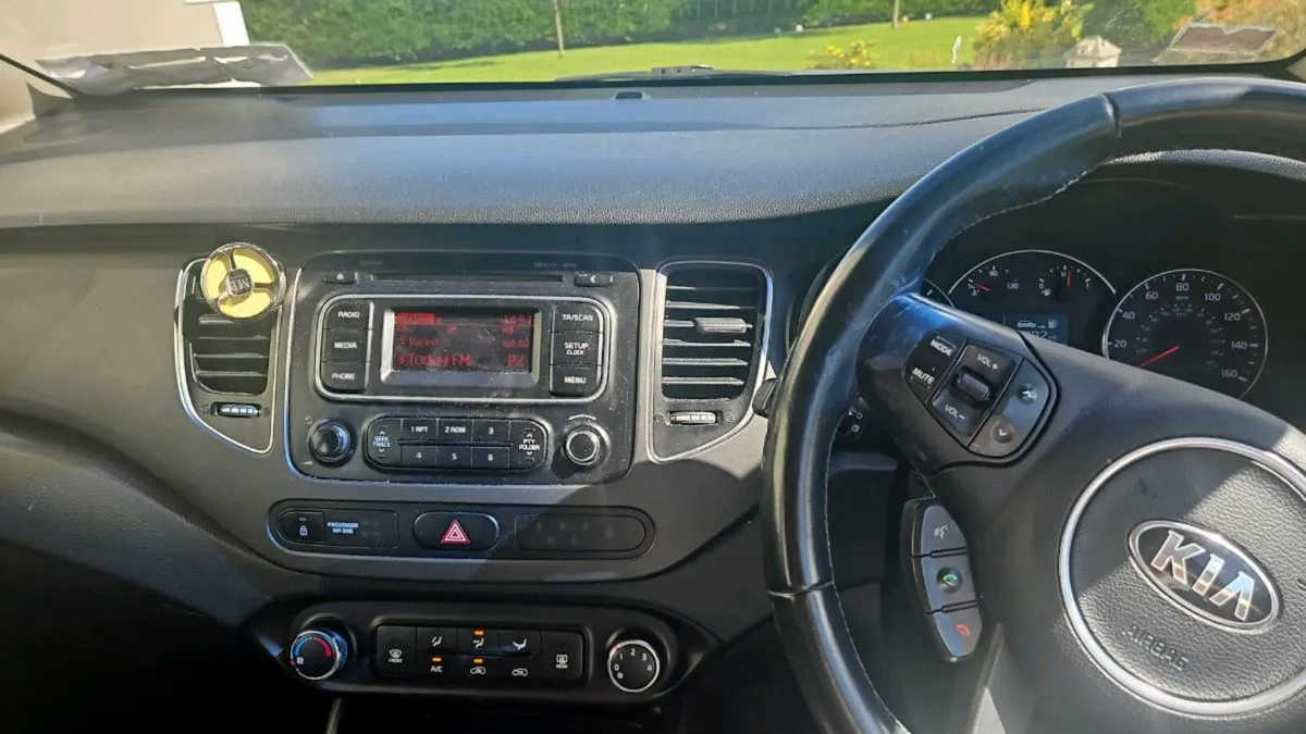 Kia Carens - Image 2