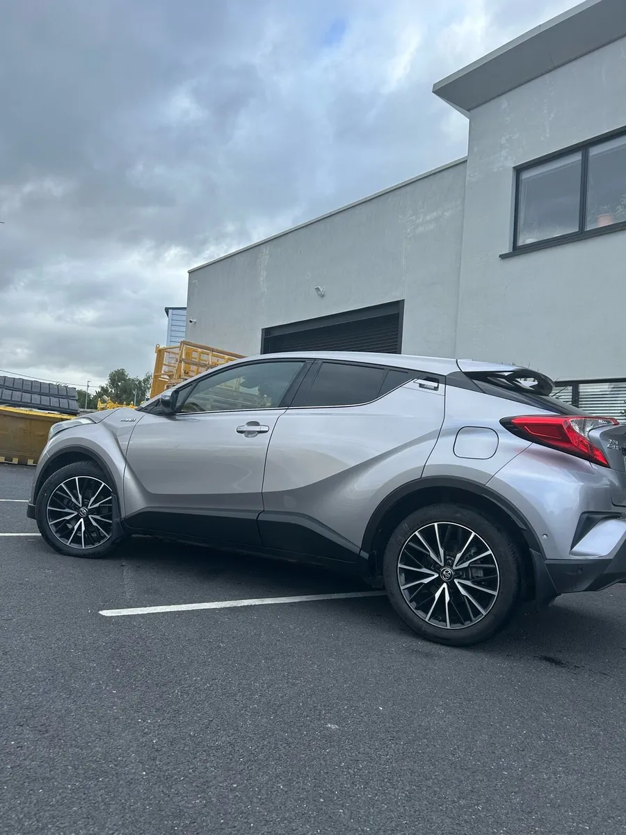 Toyota C-HR SOL Hybrid 2017, NCT 1/27, Tax 2/26 - Image 2