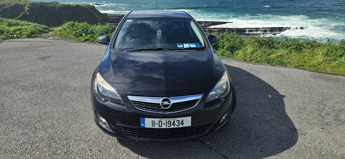 Opel Astra 2011 - Image 3
