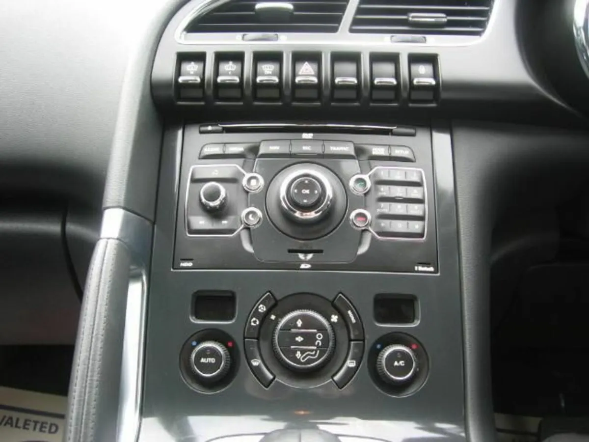Peugeot 3008 2012 HYBRID - Unique - Image 2