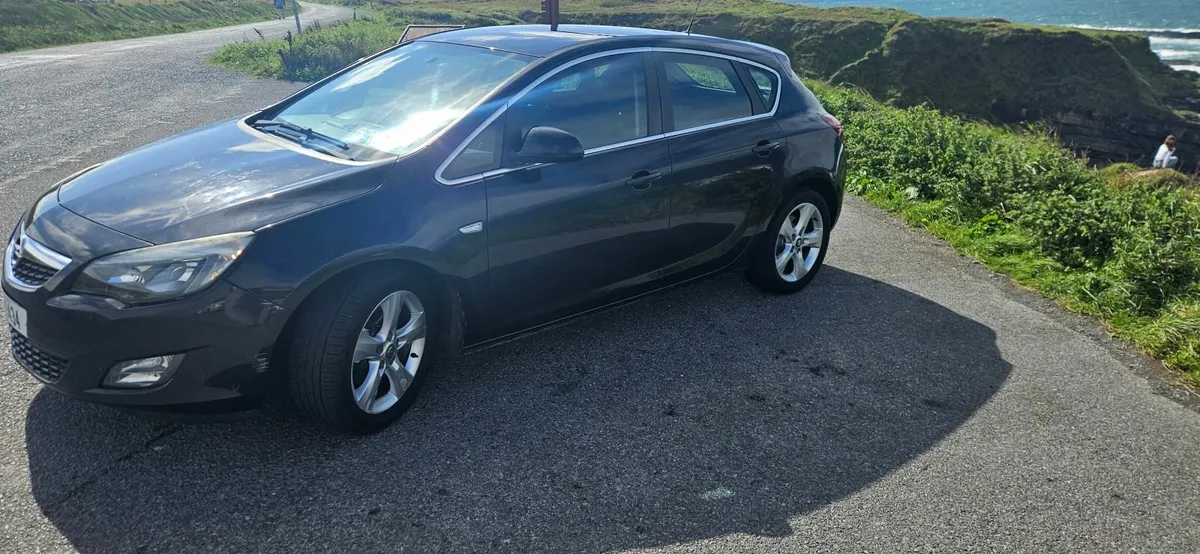 Opel Astra 2011 - Image 4