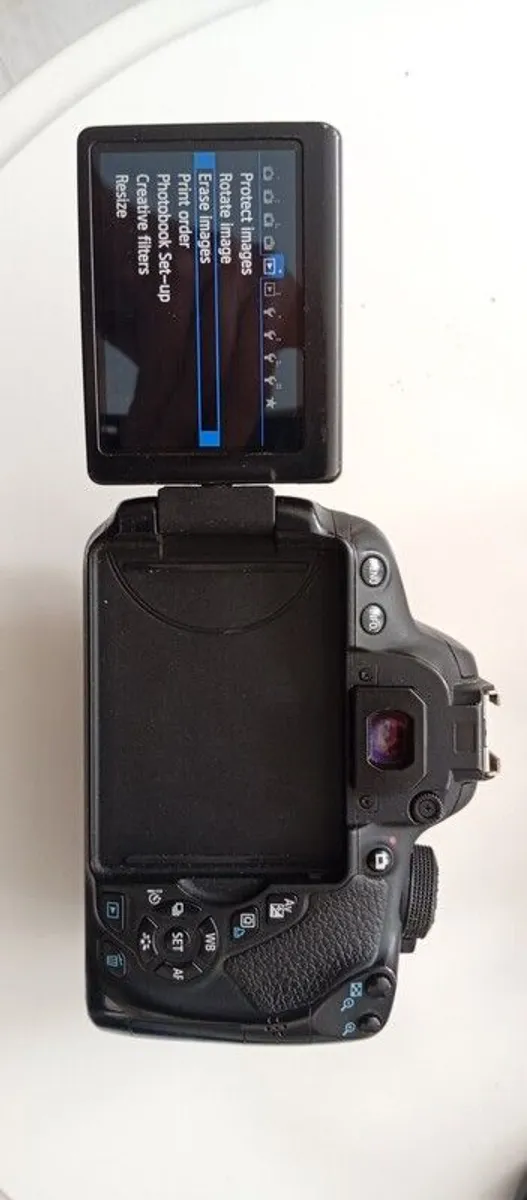 Canon Eos 700d, camera bag and tripod - Image 2