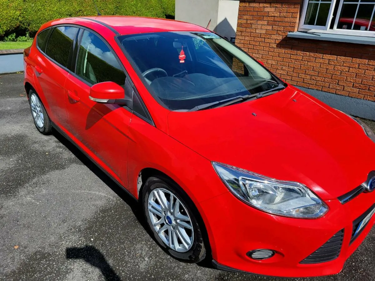Ford Focus 2014 - Image 2