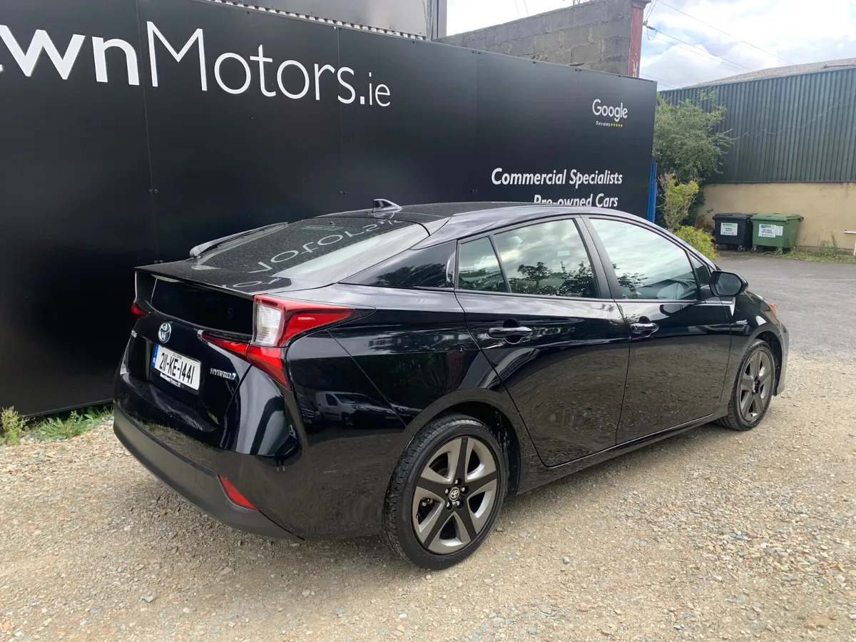 TOYOTA PRIUS 1.8 HYBRID LUXURY AUTO - Image 3