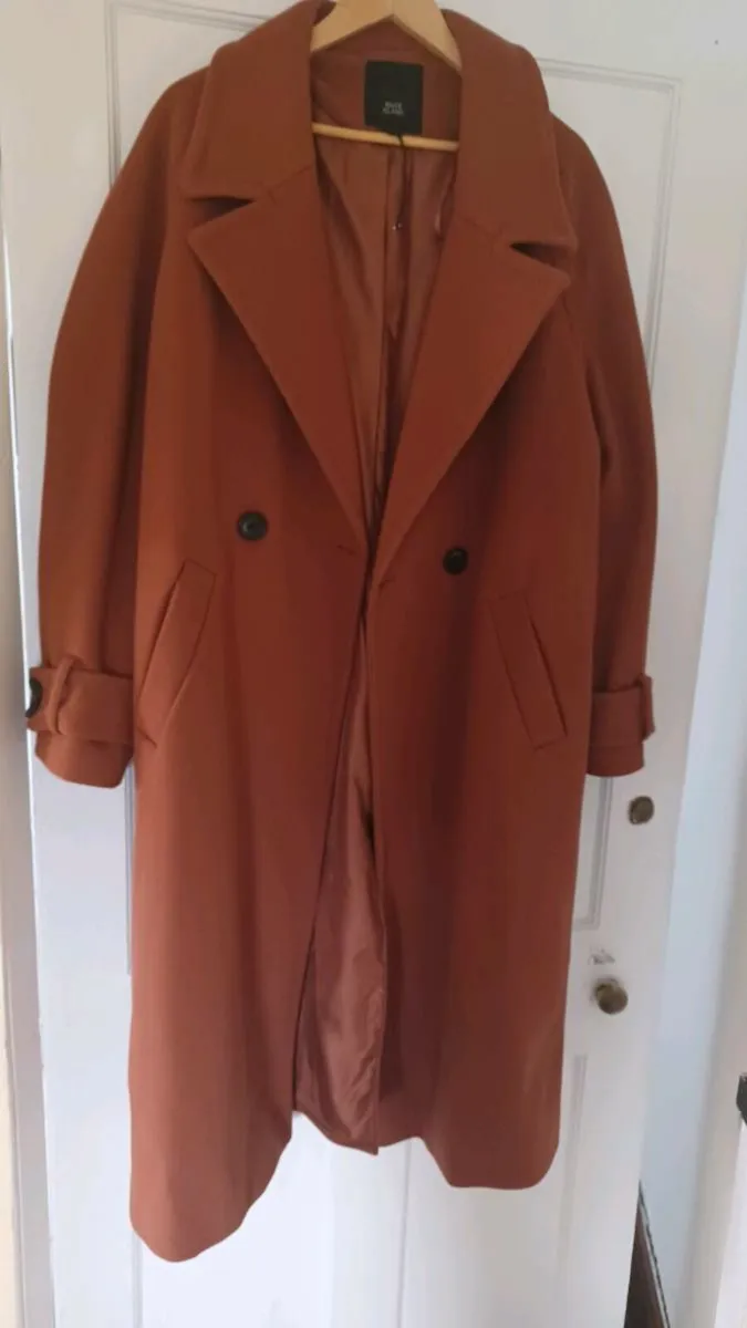 Ladies clothes - Image 1