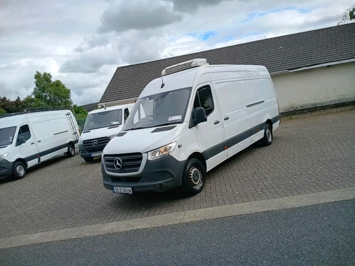 212 Mercedes Sprinter 316CDI LWB Fridge Freezer - Image 3