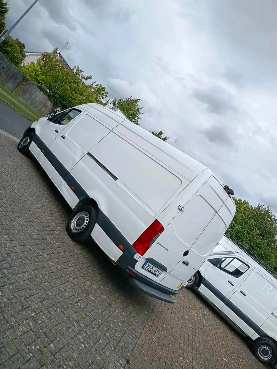 212 Mercedes Sprinter 316CDI LWB Fridge Freezer - Image 4