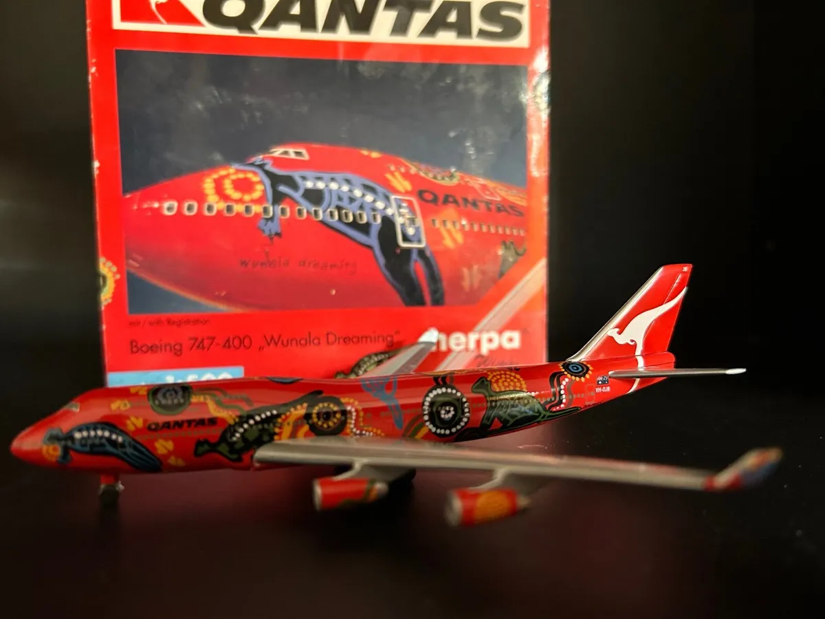 Qantas Boeing 747-400 Model - Image 1