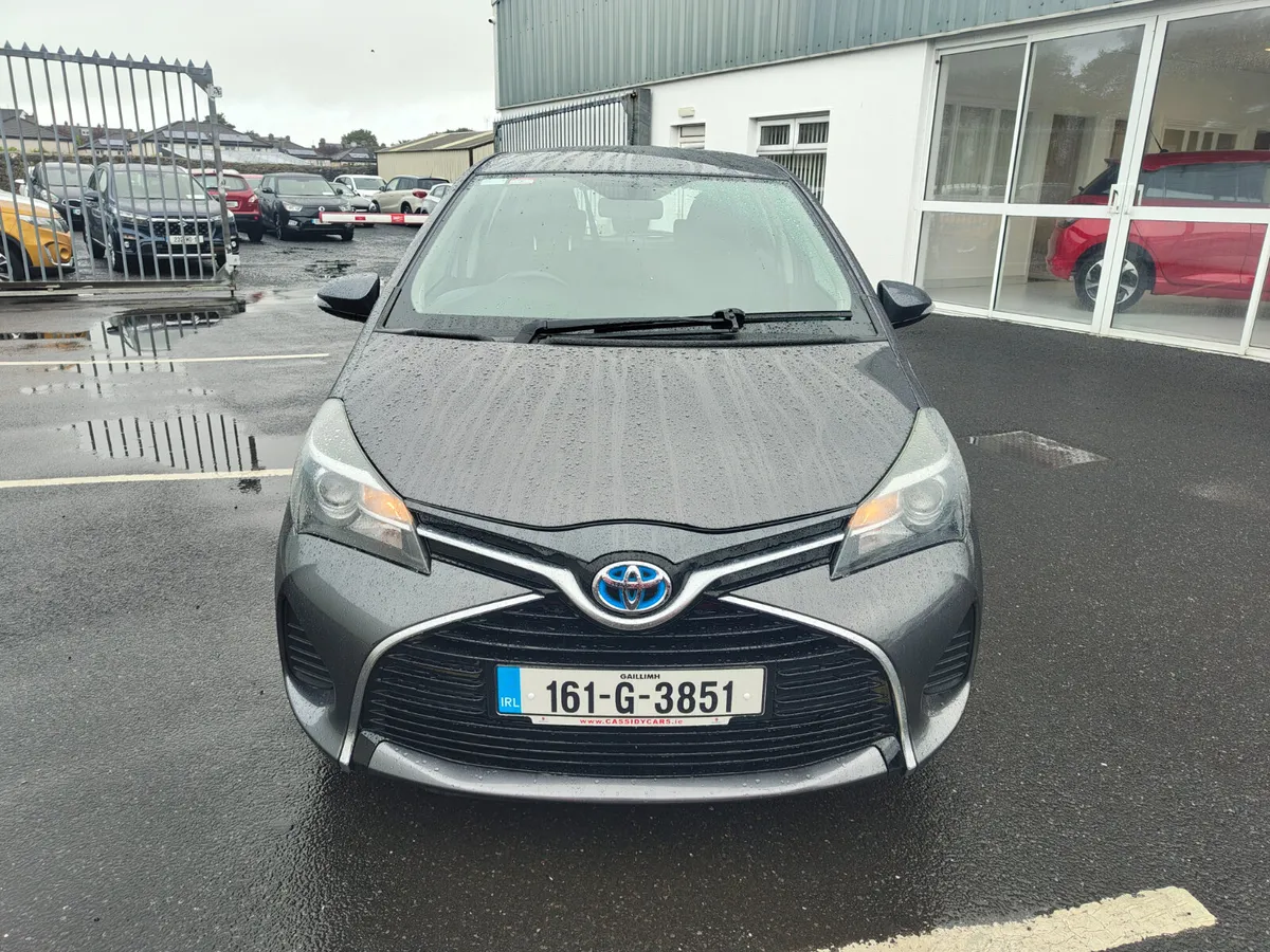 Toyota Yaris 1.5 AUTO - Image 2