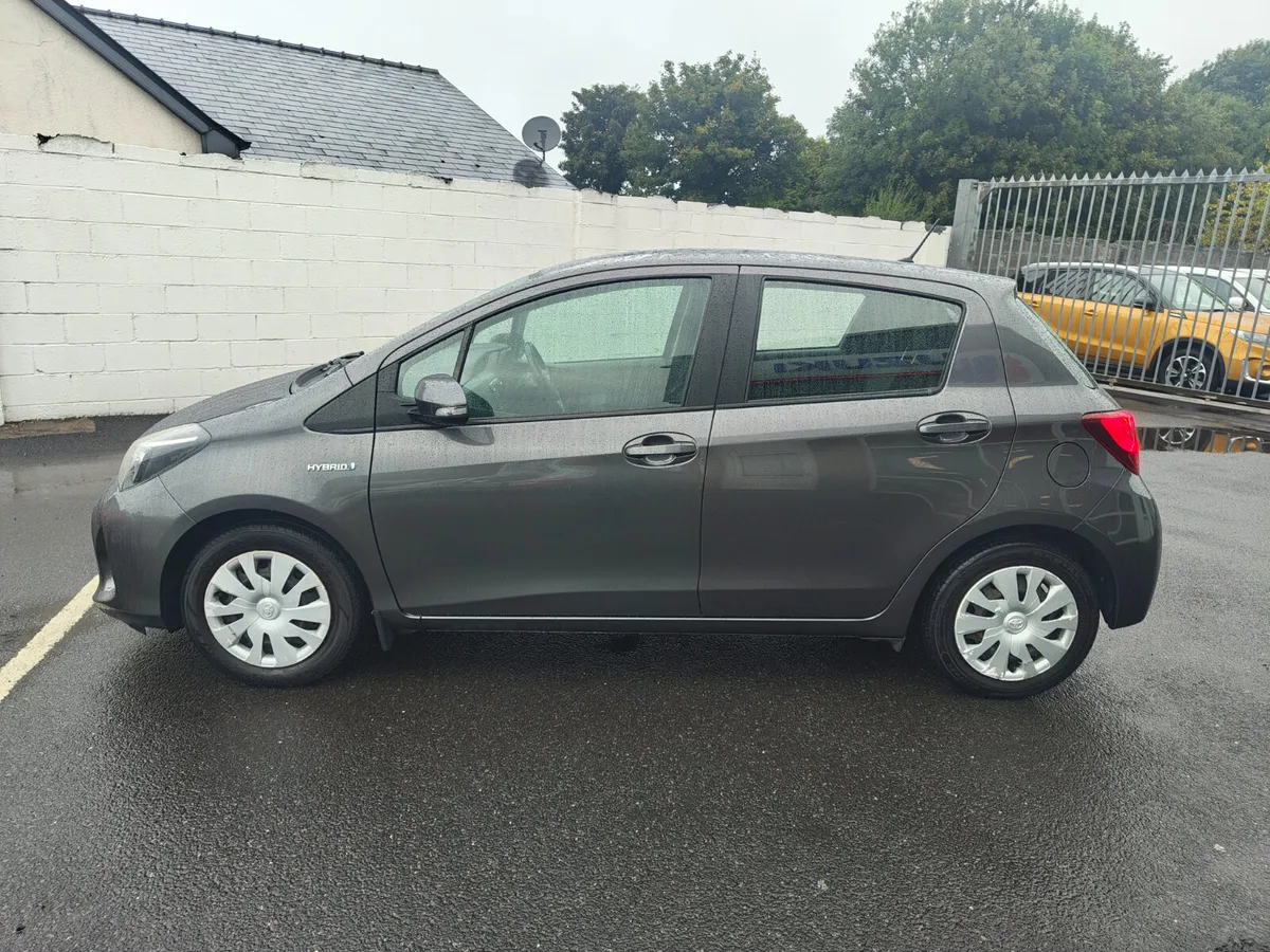 Toyota Yaris 1.5 AUTO - Image 4