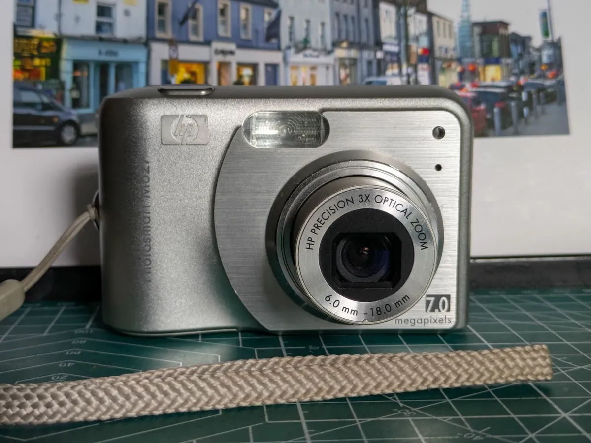HP Photosmart 7MP CCD🌈 digital compact camera - Image 3