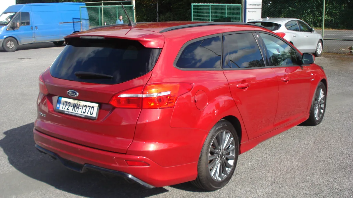 Ford Focus 2017 - Image 2