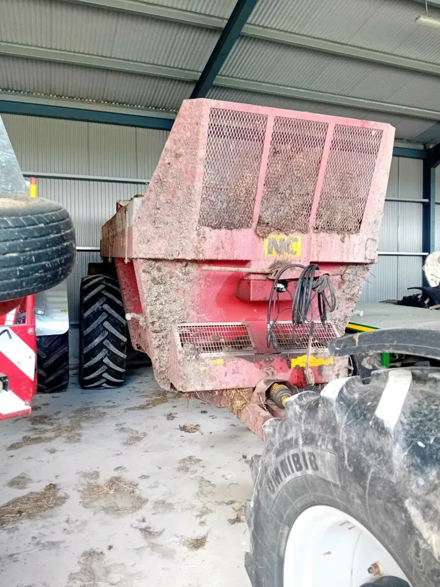 10 ton nc rear discharge spreader - Image 2