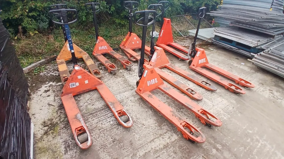 Used Pallet Trucks (ref:PT01) - Image 1