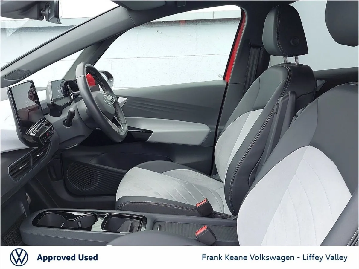 Volkswagen ID.3 58kwh Life DX 204HP  rear View Ca - Image 4