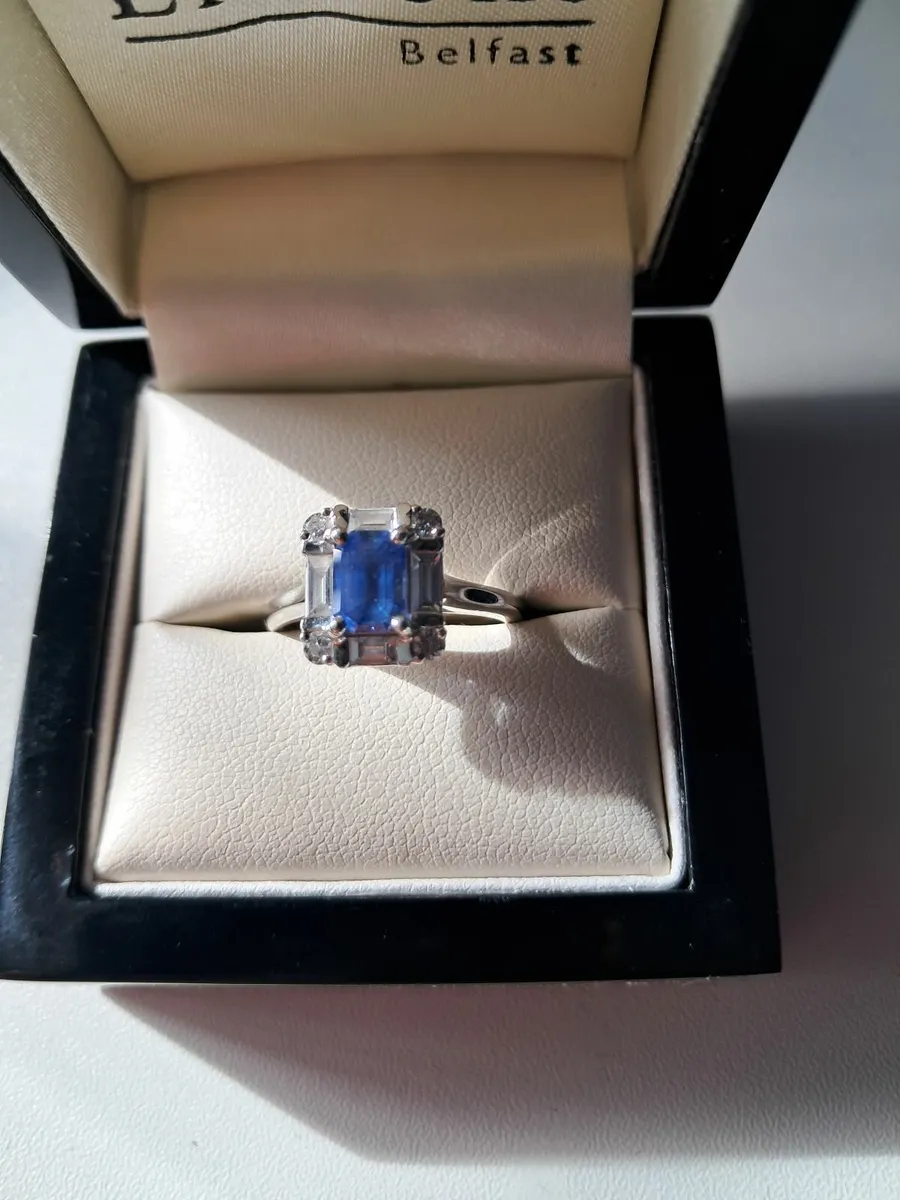 Engagement ring - Image 2