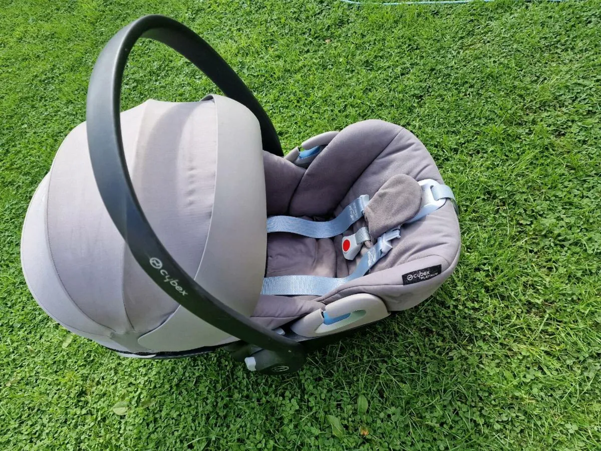 Cybex Cloud Z car seat - Image 2
