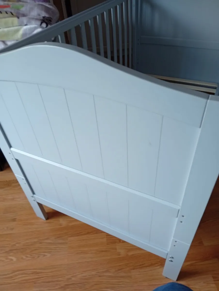 Cot - Image 1