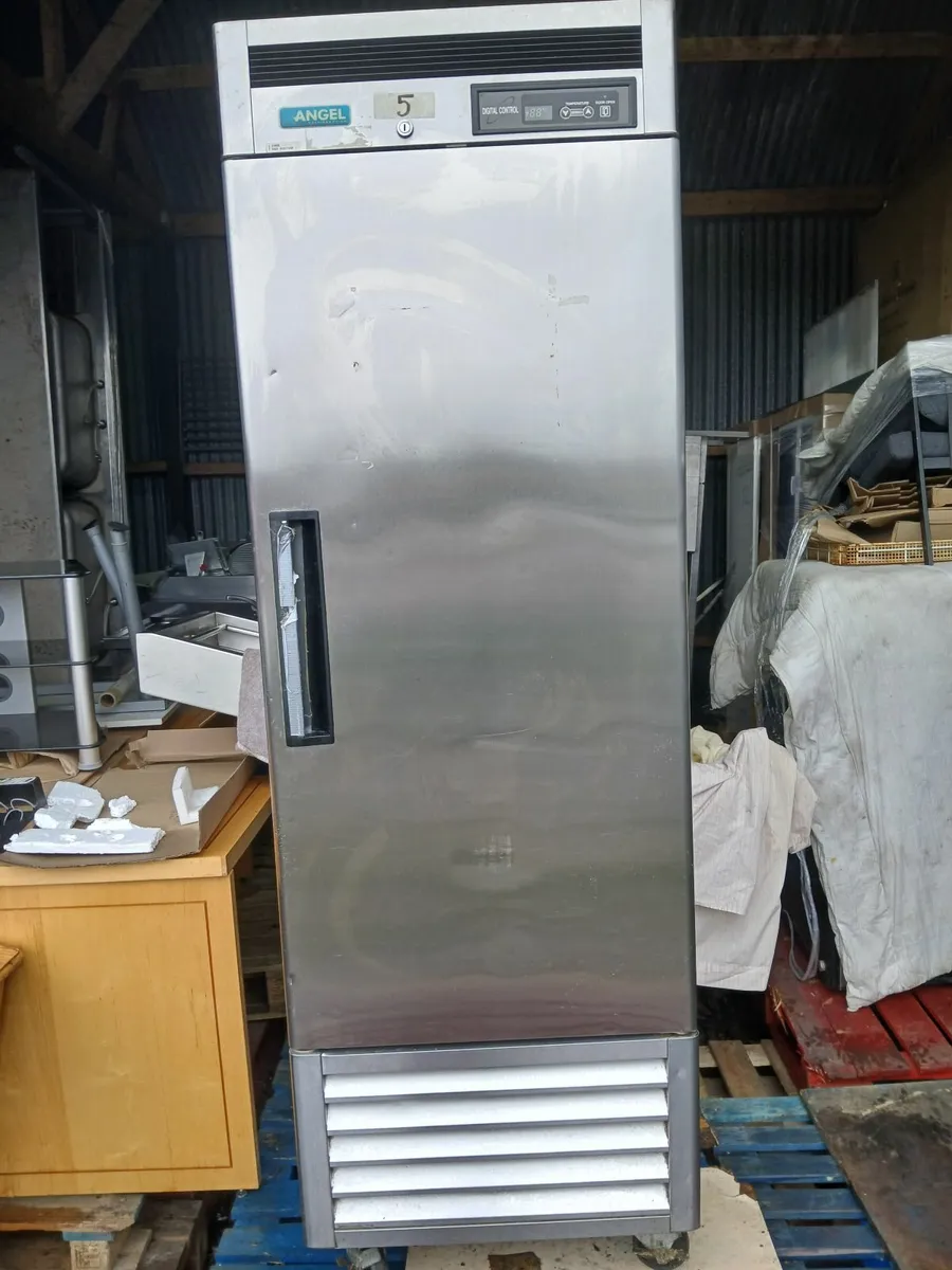 Commercial fridge freezer..on wheels delivered - Image 2