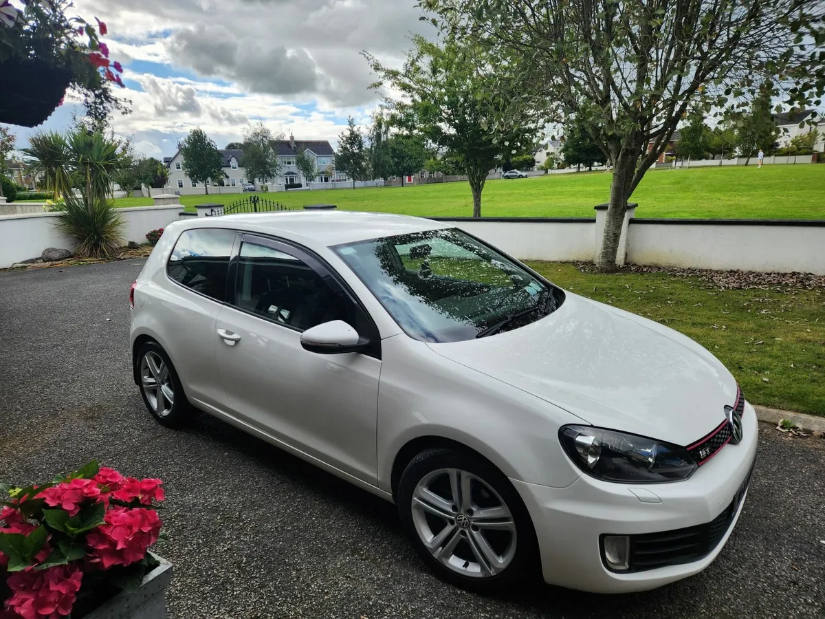 Volkswagen Golf  2.0 GT 140 tdi 2012 - Image 2