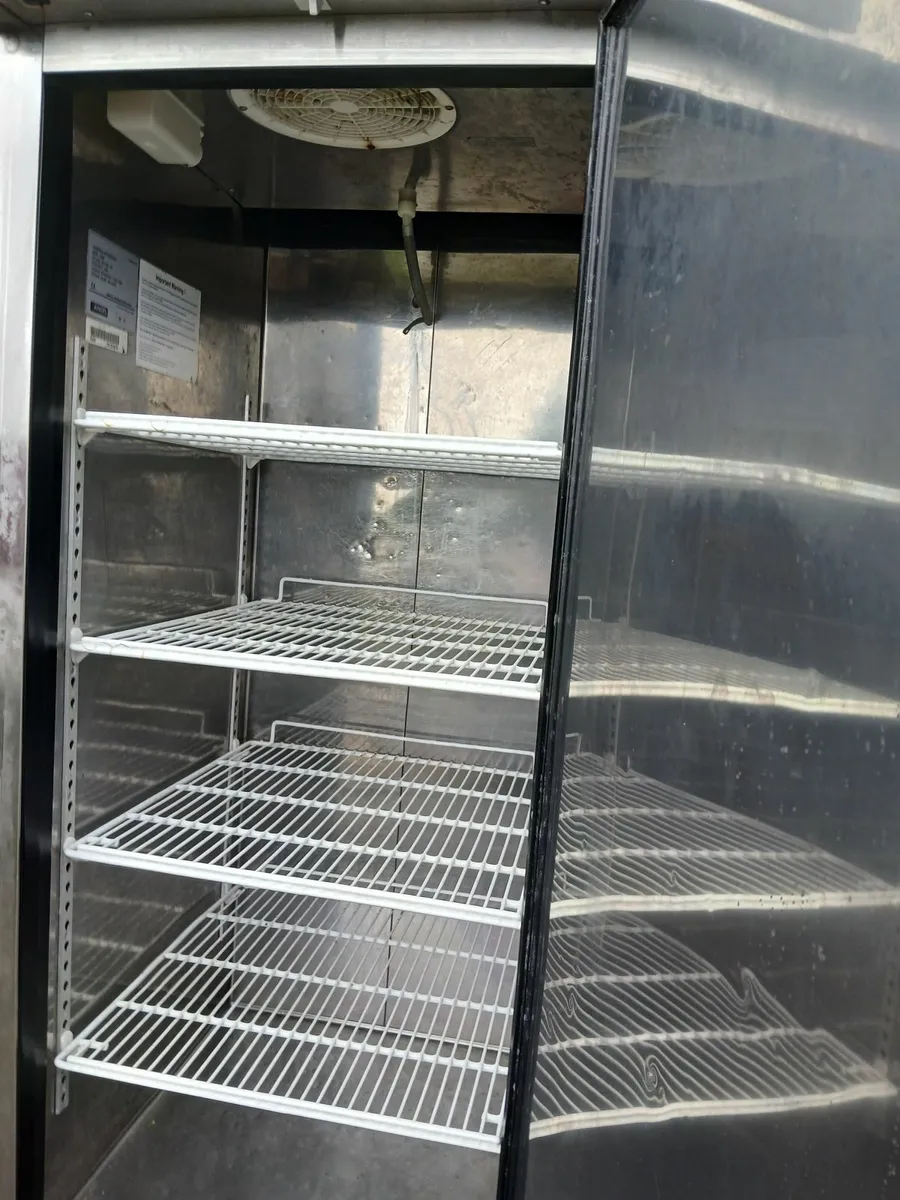 Commercial fridge freezer..on wheels delivered - Image 3