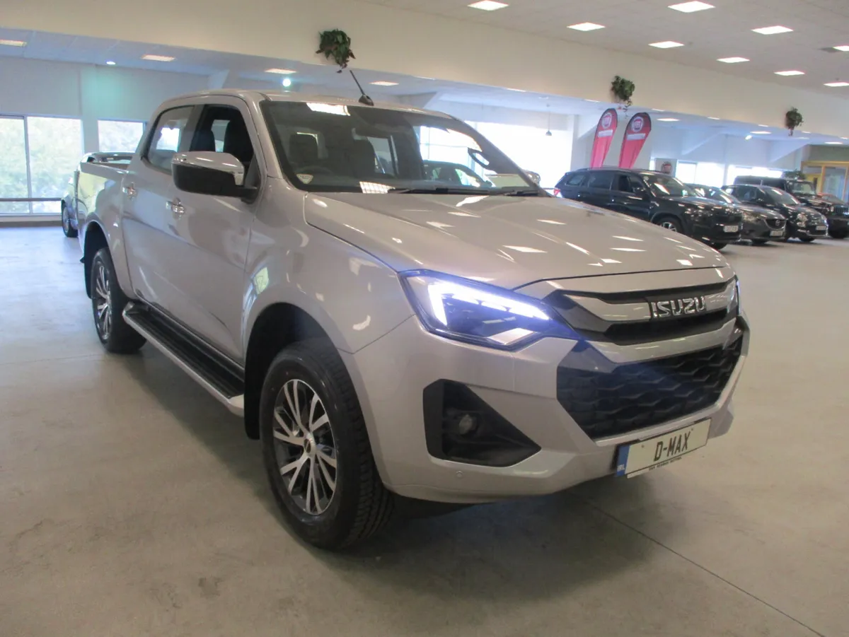 ISUZU D-MAX CREW CAB PICK UP VAT RECLAIMABLE 2025 - Image 2