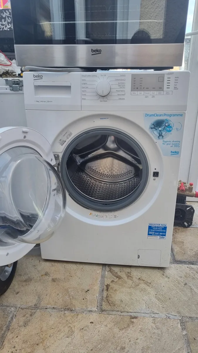 Washing machine - Image 1