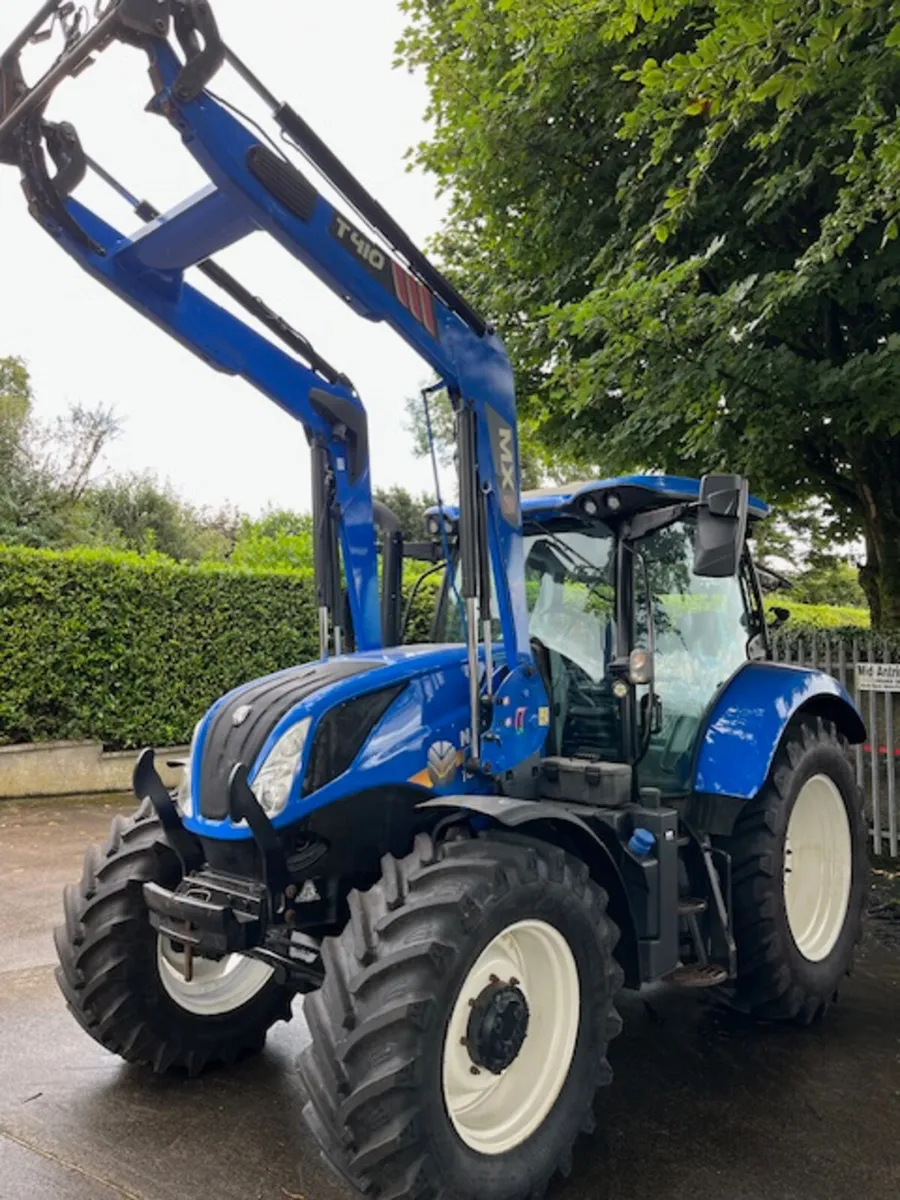 2017 New Holland T6.145 E/C  c/w MX T410 Loader - Image 3